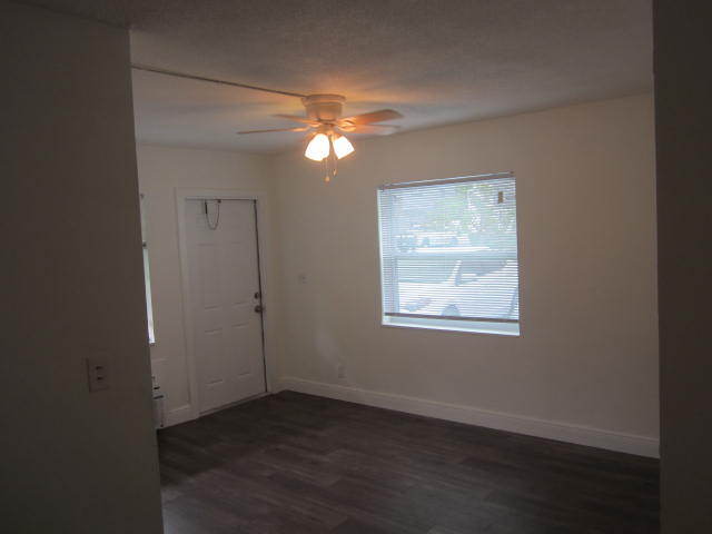 Building Photo - 313 SE 10th Ave