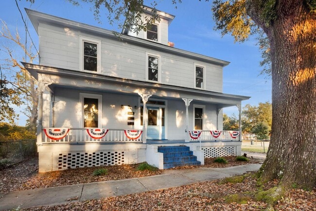 Building Photo - 1110 N Pasteur St