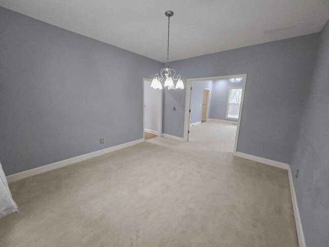 Building Photo - 208 E Bend Ct