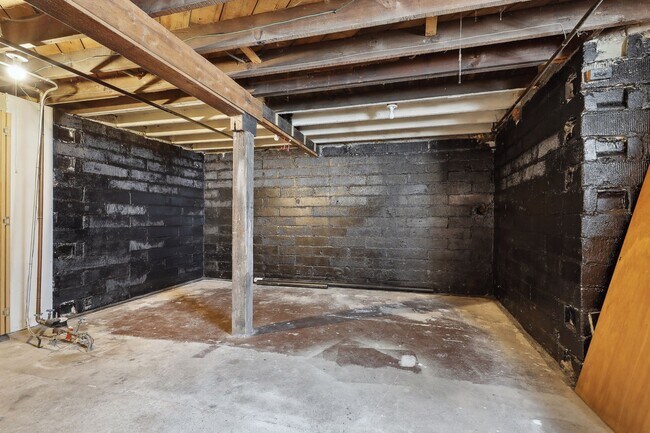 Building Photo - 1119 Matilda St