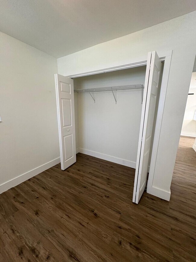 Building Photo - Special Pricing! Beautifully Updated 2-Bedroom Home in Prime Location!