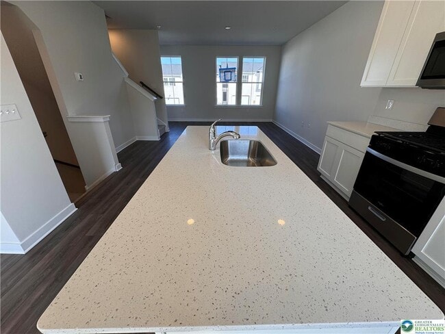 Building Photo - 7666 Clayton Ave