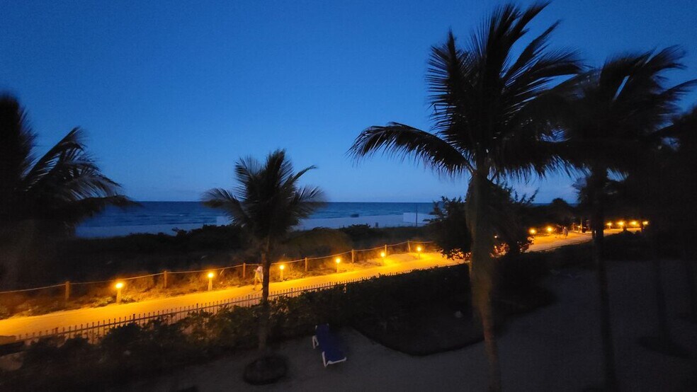 Building Photo - 6039 Collins Ave