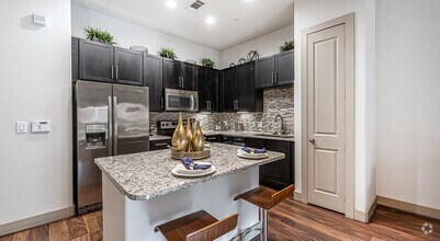 Building Photo - 1 Bed W/ Luxury and Style!