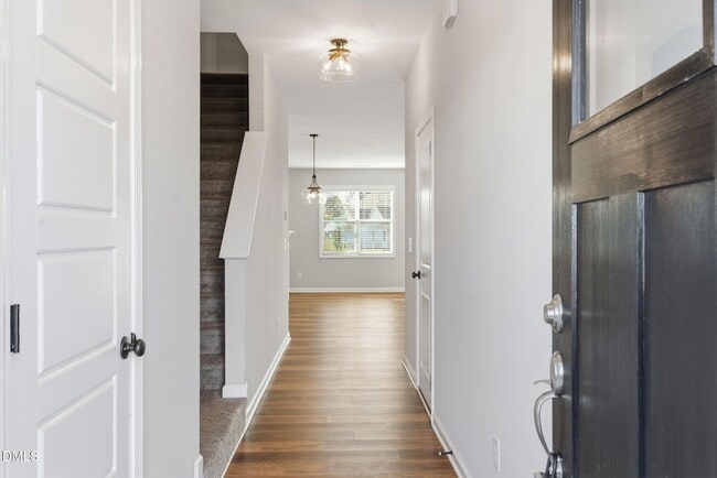 Building Photo - 759 Putney Hl Rd