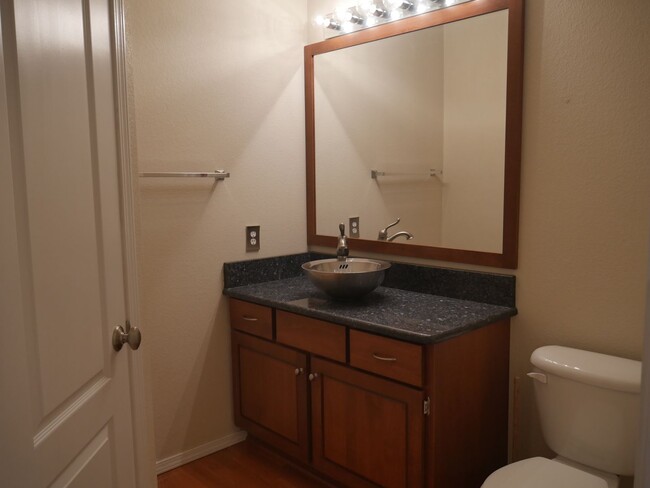 Building Photo - 4 Bed / 3.5 Bath in University Park with AC