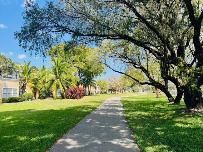 Building Photo - 10670 SW 156th Pl