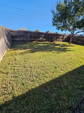 Building Photo - 13713 Blue Bell Dr