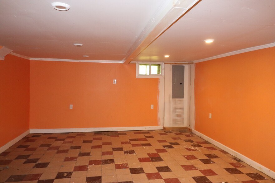 Building Photo - 845 Stafford St