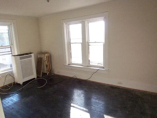 Building Photo - 719-721 Elmira St