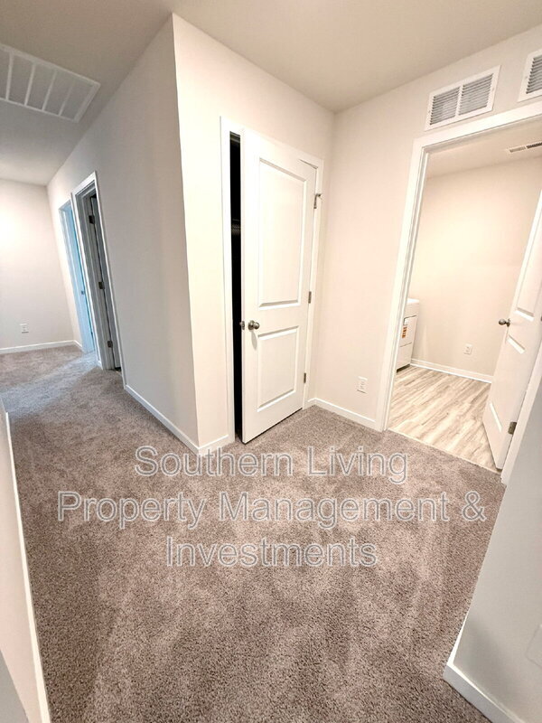 Building Photo - 12027 Zazu Wy