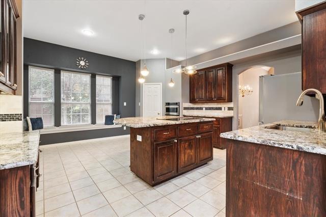 Building Photo - 6108 Palomino Dr