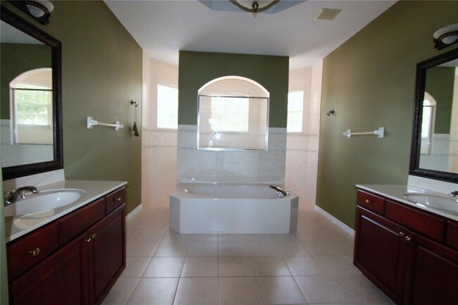 Building Photo - 824 Blairmont Ln