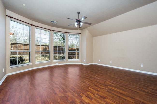 Building Photo - 1281 Golf Club Dr