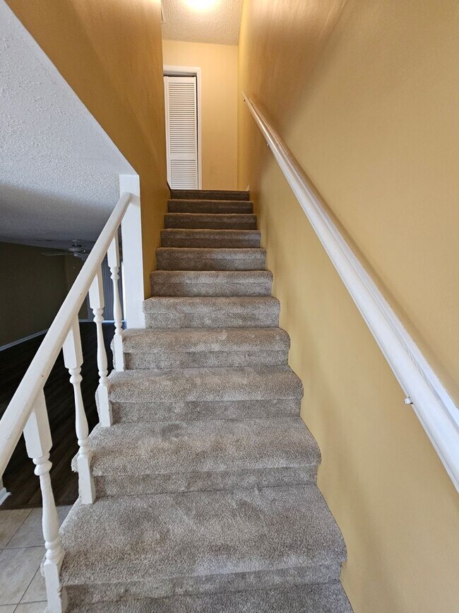 Building Photo - Charming 2-Bed, 2.5-Bath Townhome in the Highly Sought-After Landings at Lake Caroline! *1/2 OFF ...