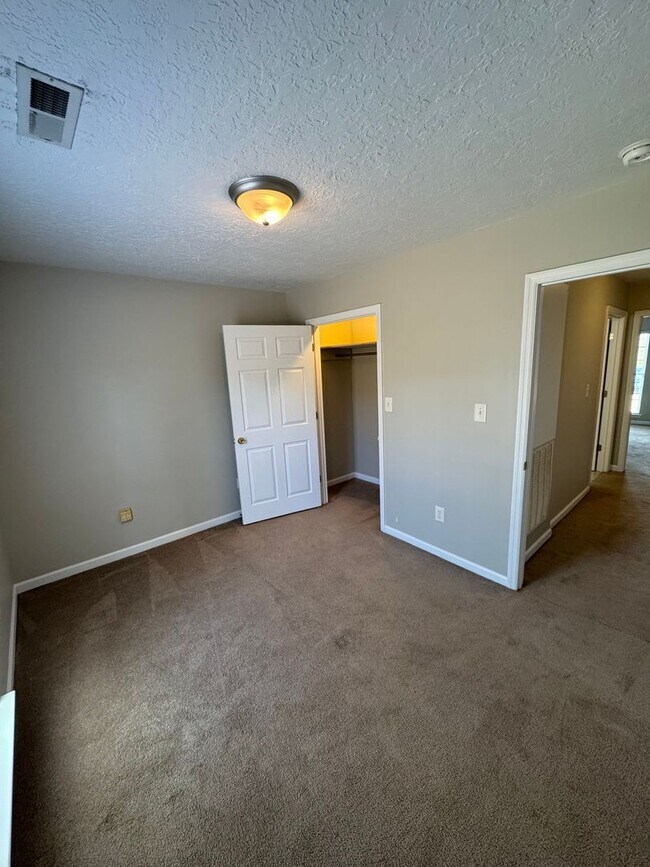 Building Photo - 59 Cooper Cir