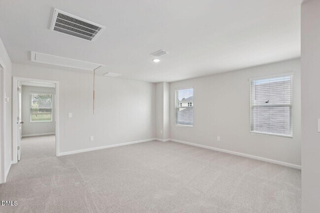 Building Photo - 693 White Birch Ln