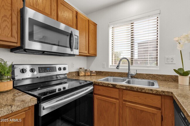 Building Photo - 13636 N Saguaro Blvd