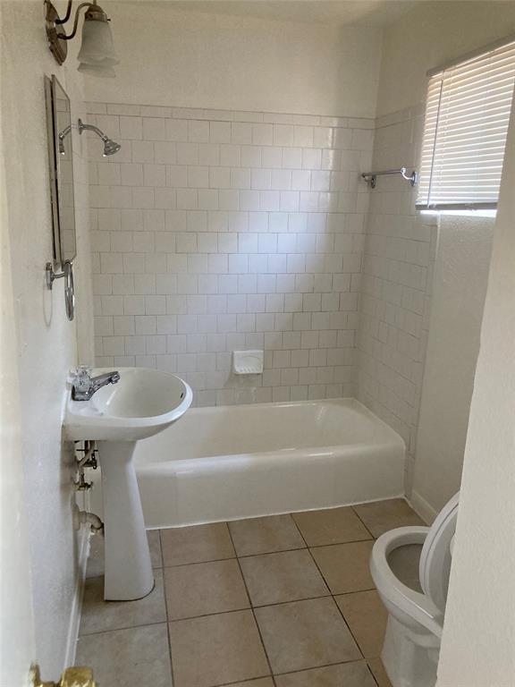 Building Photo - 2001 Branard St