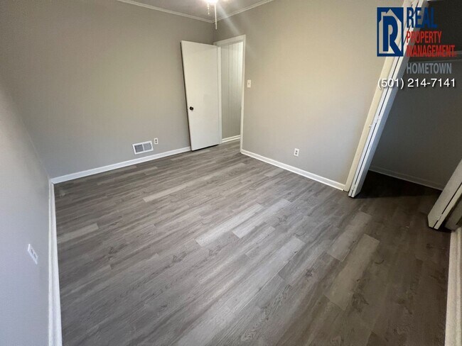 Building Photo - 6901 Archwood Dr