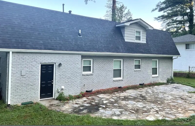 Building Photo - 2188 Kilarney Rd