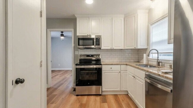 Building Photo - 3037 Marlowe Ave