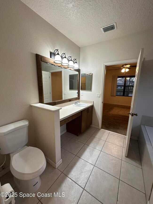 Building Photo - 2823 Glenridge Cir