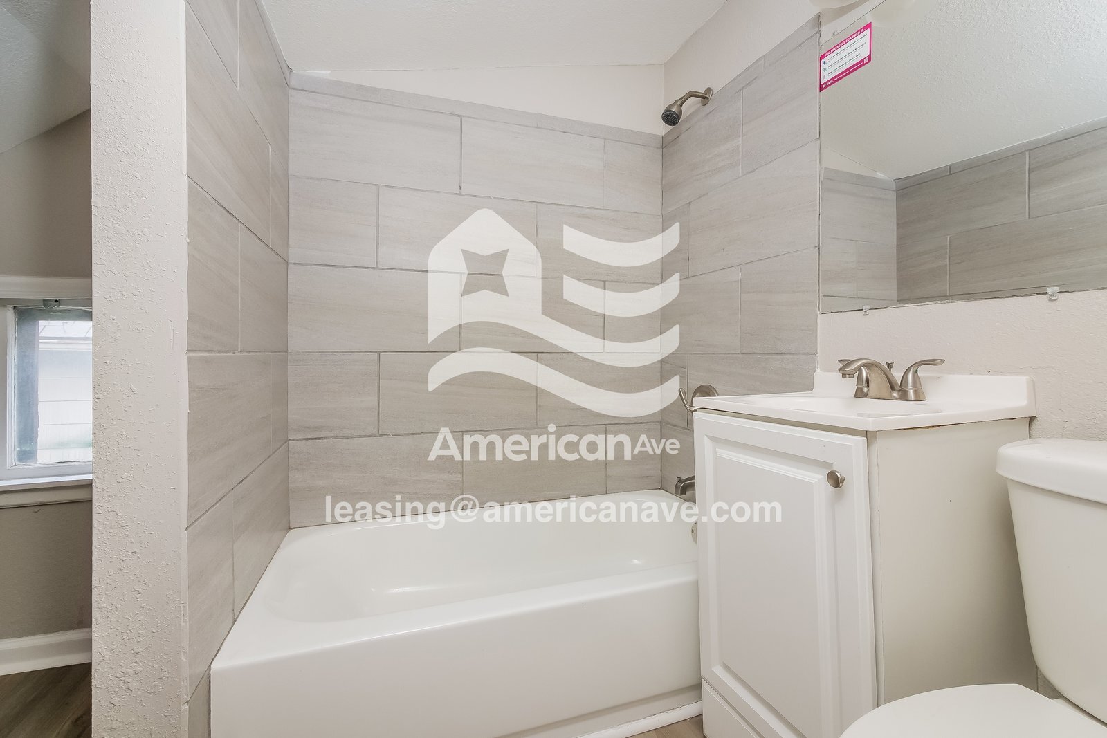 Building Photo - 115 N Topping Ave