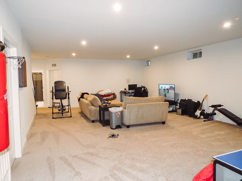 Building Photo - 24353 White Elm Pl