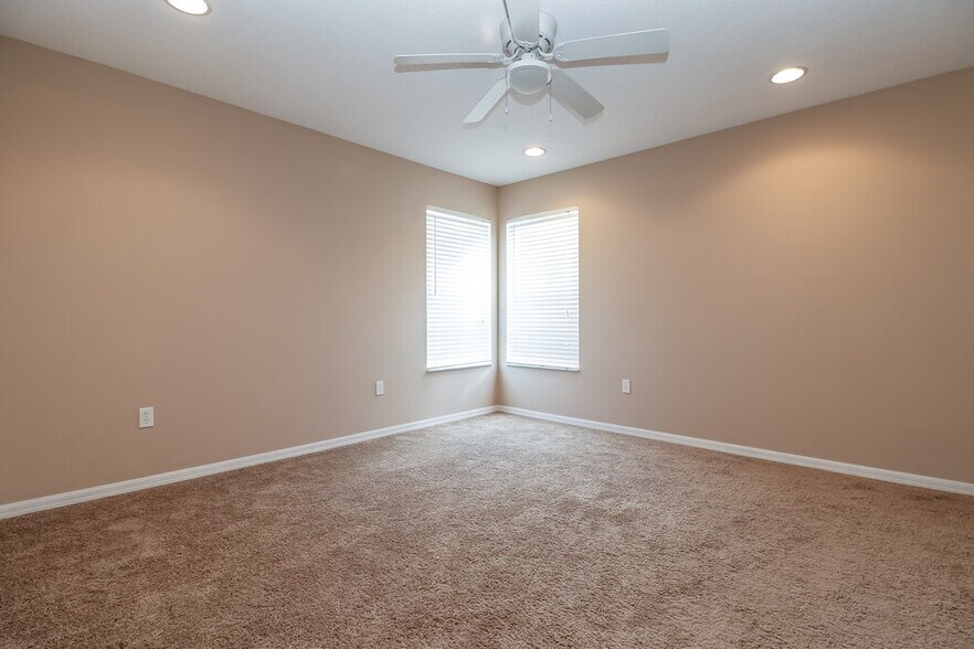 Building Photo - 8101 Pea Tree Ct