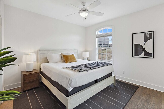 Building Photo - 3206 West End Cir