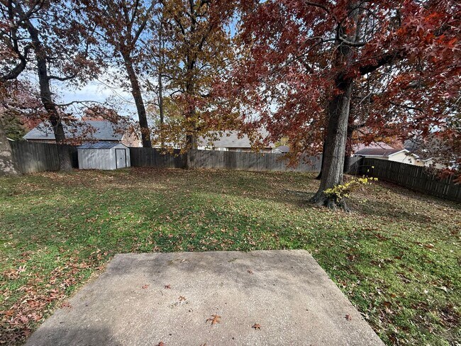 Building Photo - Charming 3 Bedroom, 1.5 Bath Ranch-Style Home