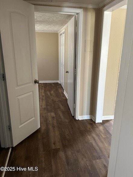 Building Photo - 178 Rosalyn Rd