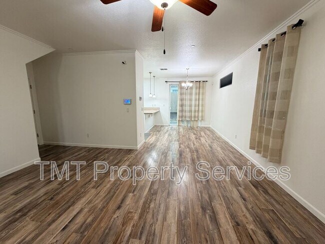 Building Photo - 939 Dixieanne Ave