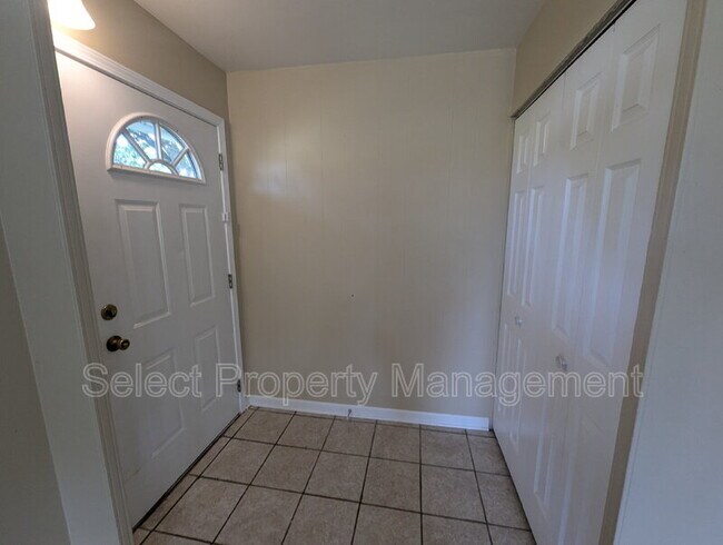 Building Photo - 926 Houston Dr