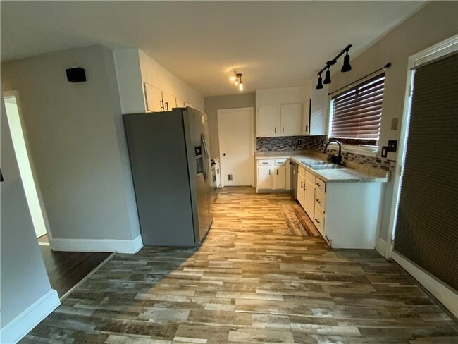 Building Photo - 2753 Whitewater Ct