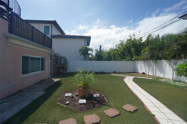 Building Photo - 3603 S Belcher Dr