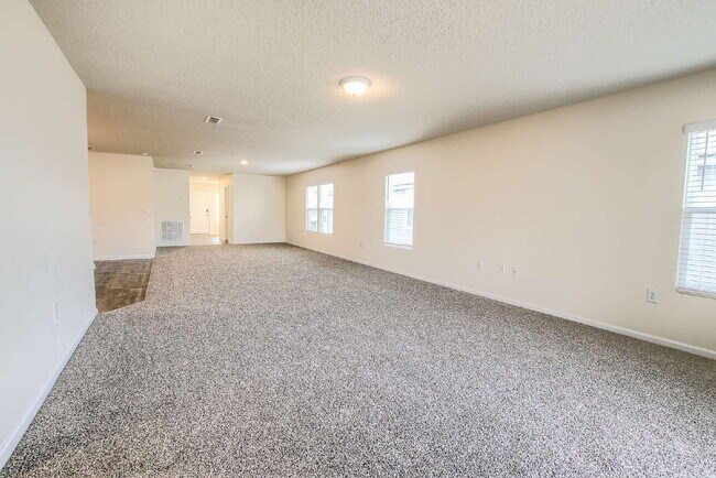 Building Photo - For Rent- 2nd month FREE Rent