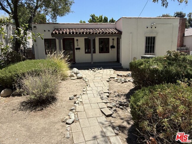 Building Photo - 92 S Sunnyslope Ave
