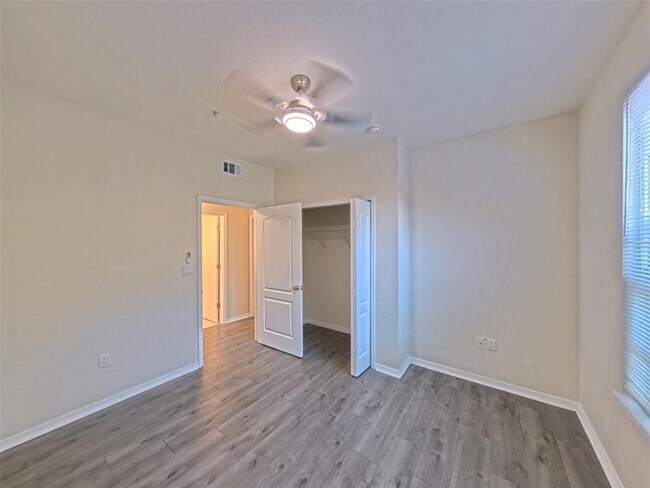 Building Photo - 4102 Central Sarasota Pkwy