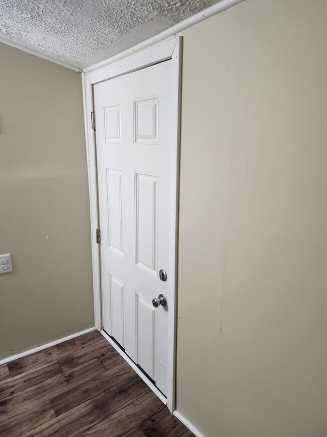 Building Photo - Cute & Quirky 3 bedroom House in Portland