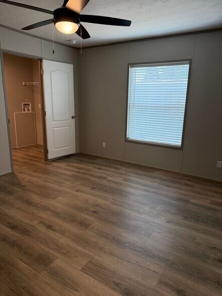 Building Photo - 221 W 57th St