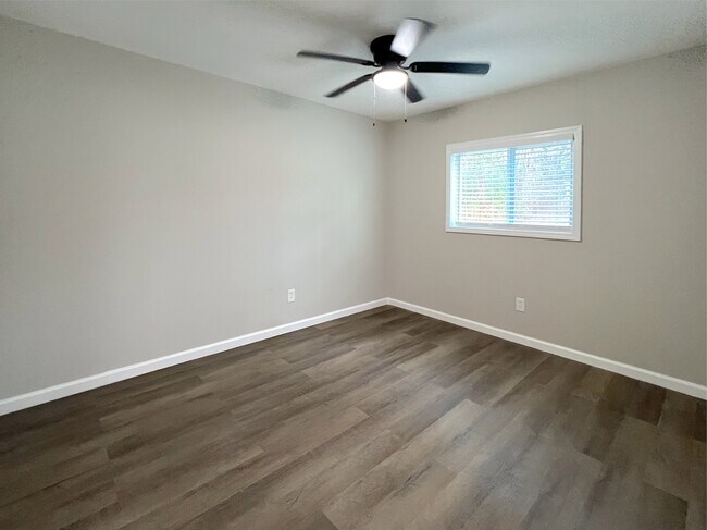 Building Photo - 531 Gresham Park Dr