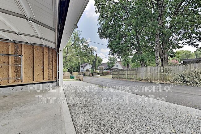 Building Photo - 1011B Caldwell Ave