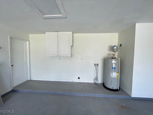 Building Photo - 2710 SW 4th Ave