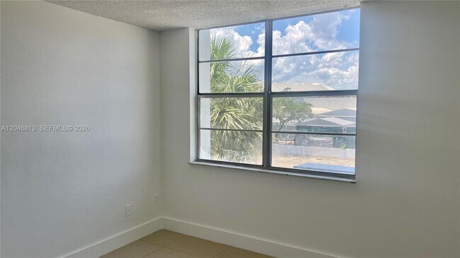 Building Photo - 488 NW 165th St