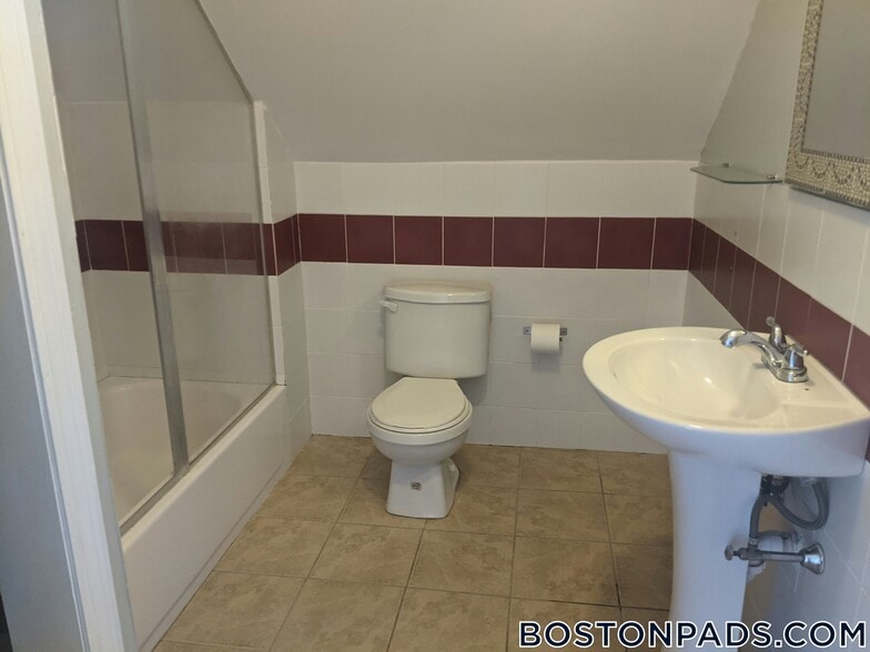 Building Photo - 20 Kenton Rd