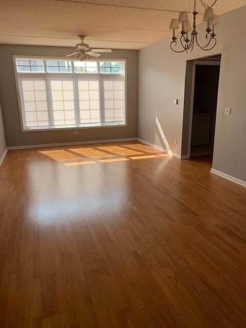 Building Photo - 105 W St Charles Rd