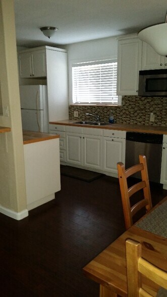 Primary Photo - 11820 Rose Hedge Dr