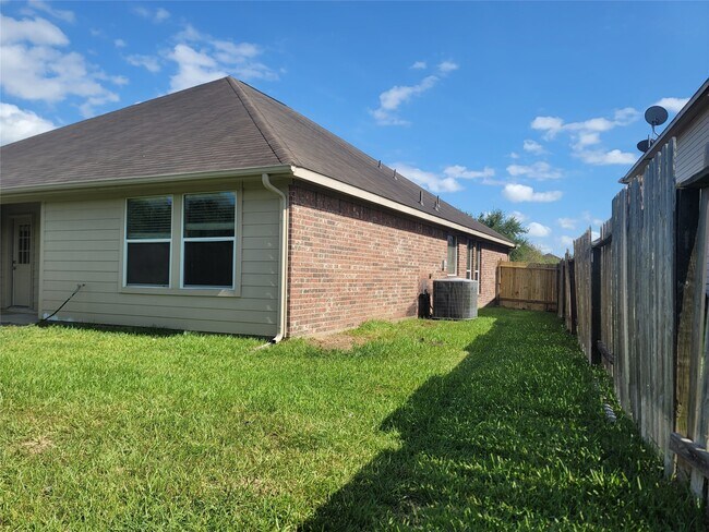 Building Photo - 1010 Hannah Falls Ln